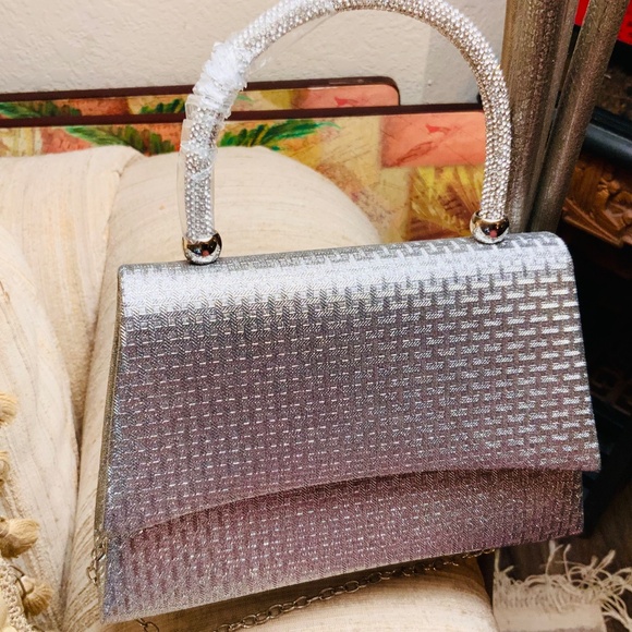 SILVER Evening Bag 🩷 BELOW WHOLESALE JEWELED HANDLE W/CHAIN NWOT HANDBAG - Picture 7 of 12